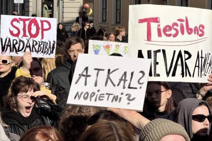 Политический раскол в Латвии: выход из Стамбульской конвенции и «кровавая рука Кремля»