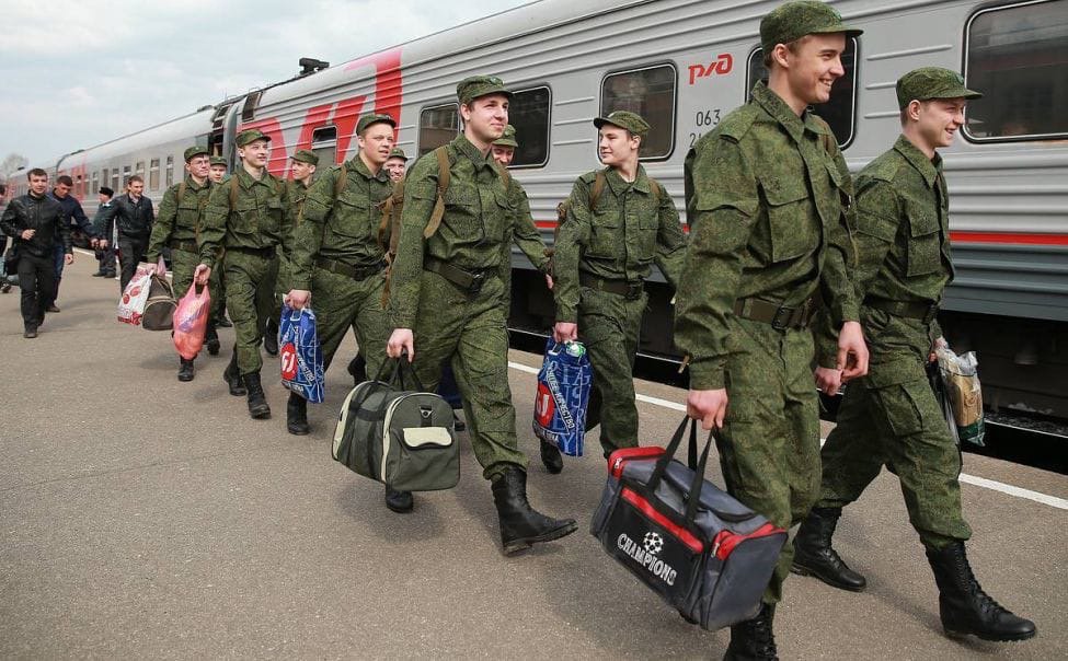 Как россияне помогают друг другу во время процесса частичной мобилизации и при СВО - оценка экспертов