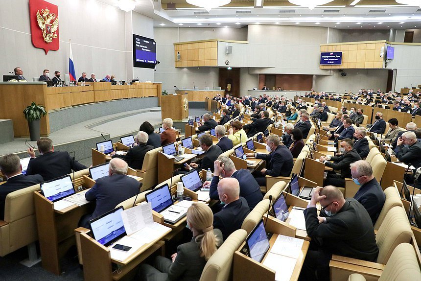 Госдуму готовятся покинуть один коммунист и два либерал-демократа