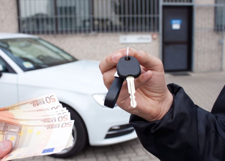 На "Госуслугах" появилась возможность оплатить покупку автомобиля через аккредитив