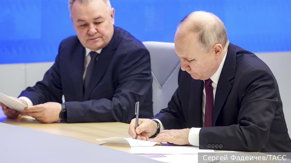 Кандидаты в президенты России массово пошли в ЦИК