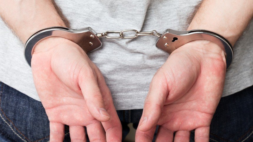 В Петербурге задержали четверых подозреваемых в организации преступной схемы, связанной с отправкой контрактников в зону СВО