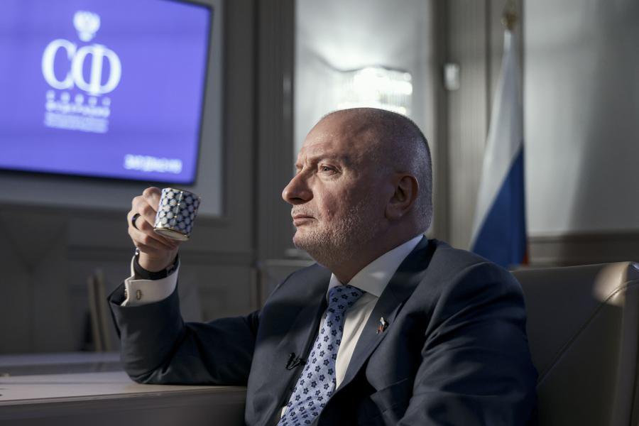 «Государство не имеет ресурса закрыть весь интернет»: Клишас — о блокировках, «законах военного времени» и доносах