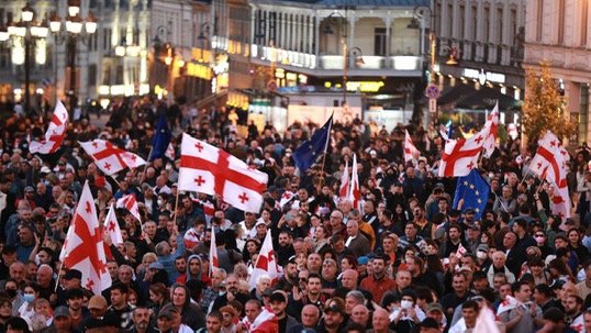 Евроинтеграция на паузе: что происходит в Грузии спустя год после важного решения властей?