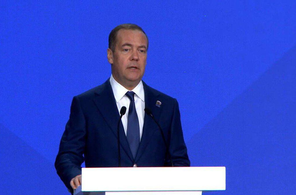 Дмитрий Медведев: Нелегальная миграция представляет угрозу национальной безопасности