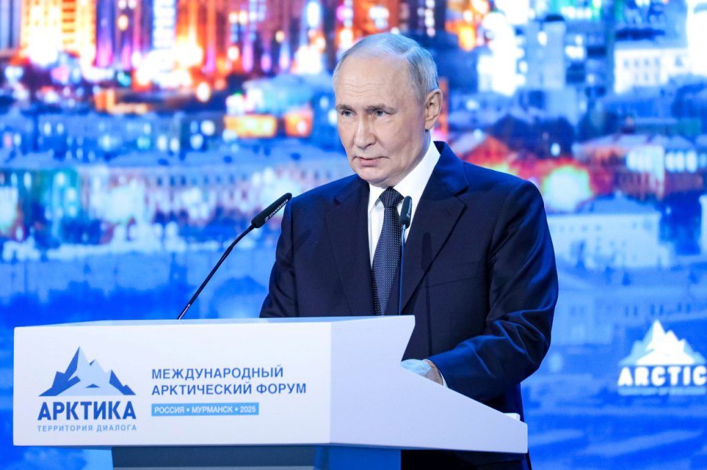 Президент России Владимир Путин дал поручения по развитию Арктики