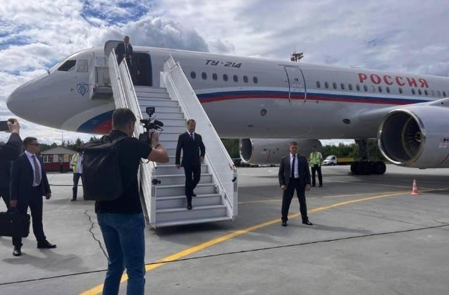 Дмитрий Медведев осмотрел границу между Карелией и Финляндией