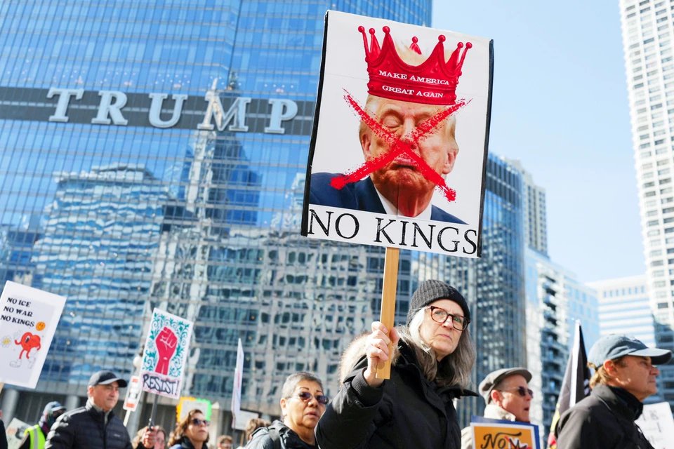 Протесты в США: миллионы вышли на улицы против политики Трампа и войны в Иране